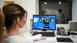 Рак без боли: врач объяснил, как не пропустить опасную болезнь