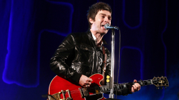 Музыкальная реликвия Oasis: гитару лидера группы продадут на аукционе в США