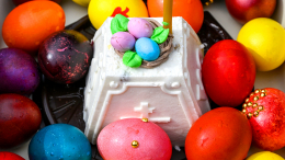 Праздник без вреда: эндокринолог назвала норму съеденных на Пасху яиц