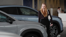 «Пробный шар»: автосалон подал в суд на клиентку после отказа от допуслуг