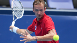 Не смог пережить провал: теннисист Даниил Медведев уничтожил свою ракетку