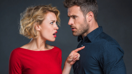 Предупреждение или месть: зачем женщины публично разоблачают изменщиков