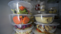 Увольнение за обед: юрист объяснил правила наказания за запахи пищи в офисе