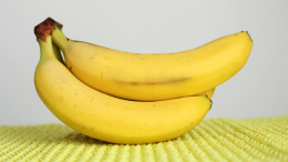 Съел банан — уснул крепче: фрукт, который реально улучшает сон