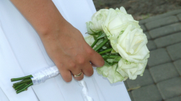 Пережила ДТП, но узнала о страшном диагнозе: у женщины нашли рак накануне свадьбы