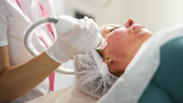 Пожирают лицо изнутри: как уколы липолитиков могут привести к уродству вместо красоты