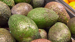 Сытость и энергия надолго: чем авокадо полезен для организма