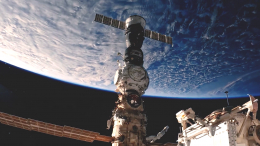 Космонавты Роскосмоса с борта МКС поздравили россиян с Днем космонавтики