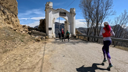 Горы и солнце: в Дагестане стартовал забег с участием более 2500 спортсменов