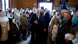 Привет из прошлого: Лукашенко передали письмо, написанное им в молодости