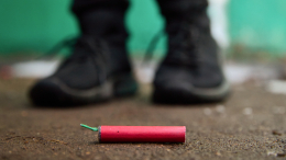 Мальчику, пострадавшему от взрыва петарды, ампутировали часть пальцев