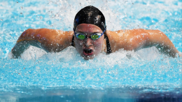 Российских спортсменов по водным видам спорта допустили до соревнований с флагом