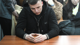 Опубликовано видео, как Артема Чекалина взяли под стражу в зале суда