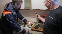 Старая новая схема: аферисты вымогают деньги под видом газовщиков