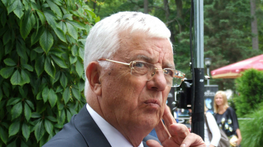 Композитор Раймонд Паулс попал в больницу