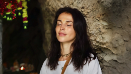 Секта или путь к просветлению? Почему Сати Казанова пугает фанатов новым образом жизни