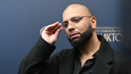 Повалил на землю и начал избивать: рэпер Артем Качер подрался на реалити-шоу