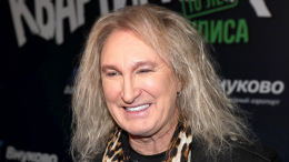 «Поцеловаться, полизаться — это по мне»: как живет 65-летний лидер группы «Рондо» Александр Иванов