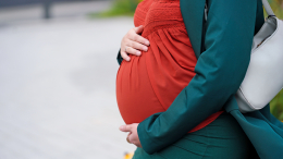 В США планируют ограничить возможность рождения детей для иностранных гражданок