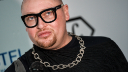 «Бабкофон»: почему Шура до сих пор пользуется кнопочным телефоном