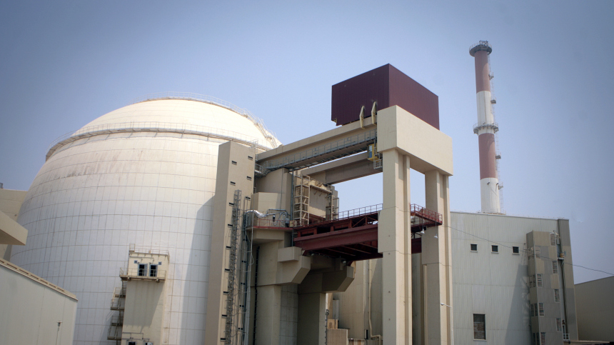 Россия завершила эвакуацию специалистов, которые строили АЭС в Бушере