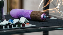 Вечное клеймо: экс-сожитель заставил женщину сделать более 250 тату с его именем