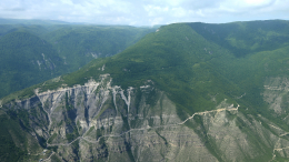 «На исходе»: застрявший на метеостанции «Сулак» работник может остаться без еды