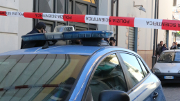 В Италии около десятка человек захватили в заложники в банке