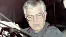 Раймонд Паулс выписан из больницы после операции