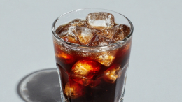 Несет только пользу? Как сладкая газировка влияет на мужскую маскулинность