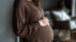 Беременная женщина дважды за день поймала мужа на измене и простила его