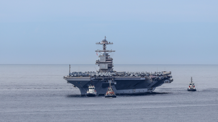 В США пострадали три моряка при пожаре на атомном авианосце