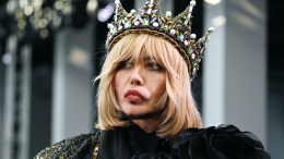 «Нарисовал лицо»: Сергей Зверев перестарался с ретушью на новом фото