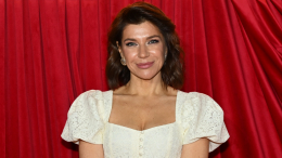 «Выйди на Тверскую!» — Волкова подсказала Алине Ян, куда сходить в ее наряде