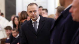 Снюс выпал у президента Польши во время разговора о его запрете