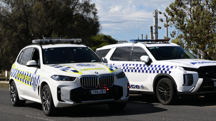 Машина наехала на толпу пешеходов в Австралии: один человек погиб на месте