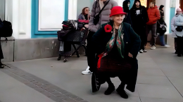 «Бабушка-молния»: как 71-летняя пенсионерка из Петербурга стала звездой соцсетей