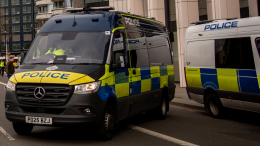 Заглядывал под юбки: пенсионер прятал камеру в ботинке ради интимных съемок