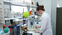 Стендапы и шоу: как молодые российские ученые популяризируют науку