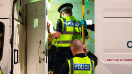 Спрятал в болоте: жених признался невесте в убийстве после помолвки