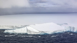 Утратил статус: крупнейший в мире айсберг раскрошился на мелкие части