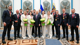 Путин вручил госнаграды российским чемпионам мира по боксу в Кремле