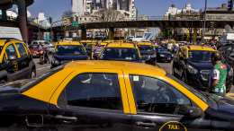 Таксист пытался похитить ребенка у россиянки в Аргентине