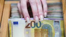 Евросоюз окончательно утвердил кредит Украине на 90 миллиардов евро