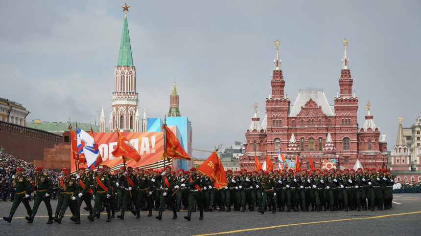Дмитрий Песков: в Москве будут рады видеть президента Киргизии на 9 Мая