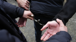 Изрезал ножом: подозреваемого в убийстве женщины на западе Москвы задержали