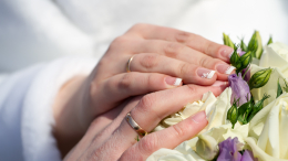 Свадьба вместо прощания: экс-главный редактор Vogue решилась на брак из-за болезни