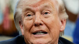 Трамп «переименовал» Ормузский пролив в свою честь