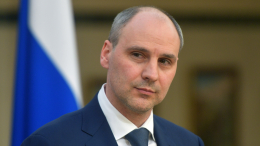 Губернатор Паслер прикрыл собой горожанку при нападении в Екатеринбурге