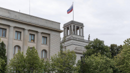 Посольство России назвало запрет ФРГ на символику Победы 8–9 мая циничным